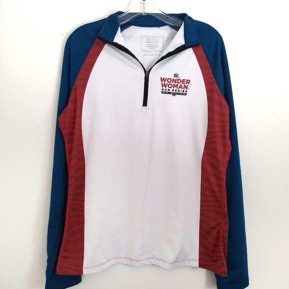 Running Man DC Wonder Woman Run Series 3/4 zip pullover size medium - Picture 1 of 5